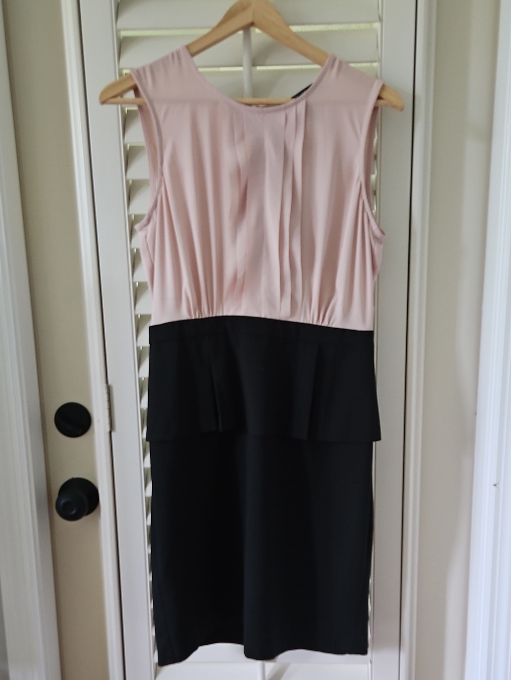 BCBG Two-Tone Sleeveless Peplum Midi Dress in Blush and Black